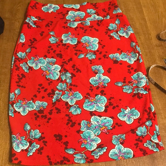 Lula Roe Cassie Midi Skirt